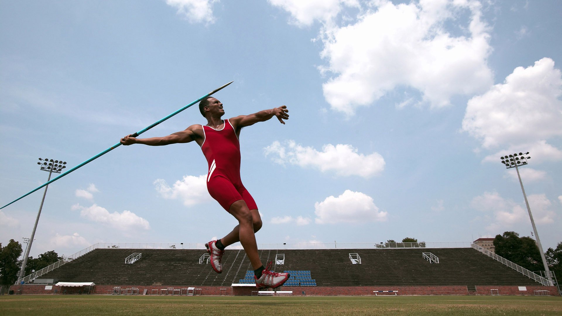 开云体育下载-_篮球明星挑战慈善马拉松，公益传递正能量_，篮球运动员chamberlain
