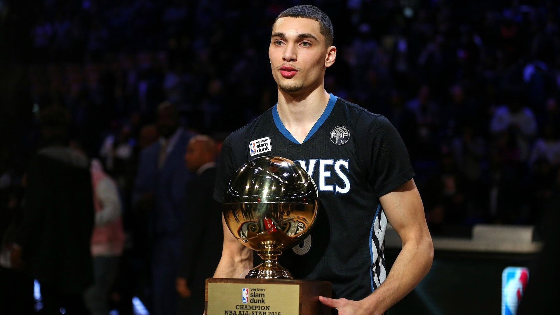 传奇巨星的“归来影响力”：退役后的多重身份故事，英雄联盟传奇归来大结局么